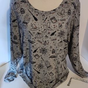 Gray Halloween Themed Fall Witches Brooms Cauldron's  Long Sleeve Shirt Size Xl